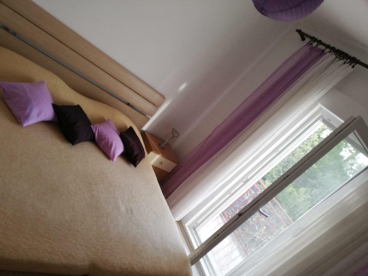 Spacious Family Apartment With Parking In The Shade And Barbecue House ชิเบนิก ภายนอก รูปภาพ