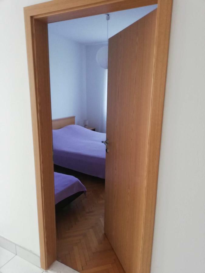 Spacious Family Apartment With Parking In The Shade And Barbecue House ชิเบนิก ภายนอก รูปภาพ