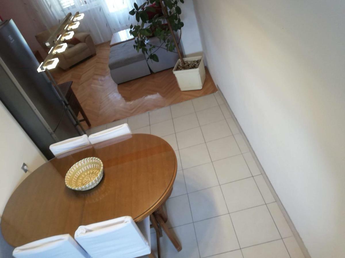 Spacious Family Apartment With Parking In The Shade And Barbecue House ชิเบนิก ภายนอก รูปภาพ