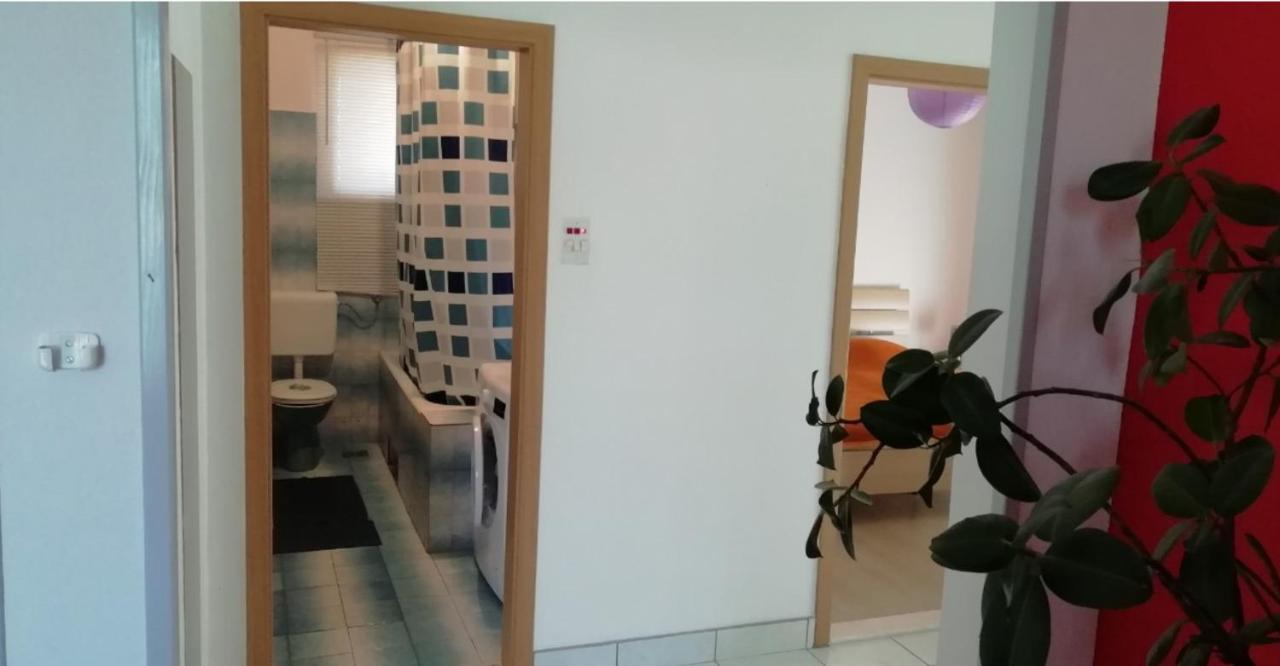 Spacious Family Apartment With Parking In The Shade And Barbecue House ชิเบนิก ภายนอก รูปภาพ